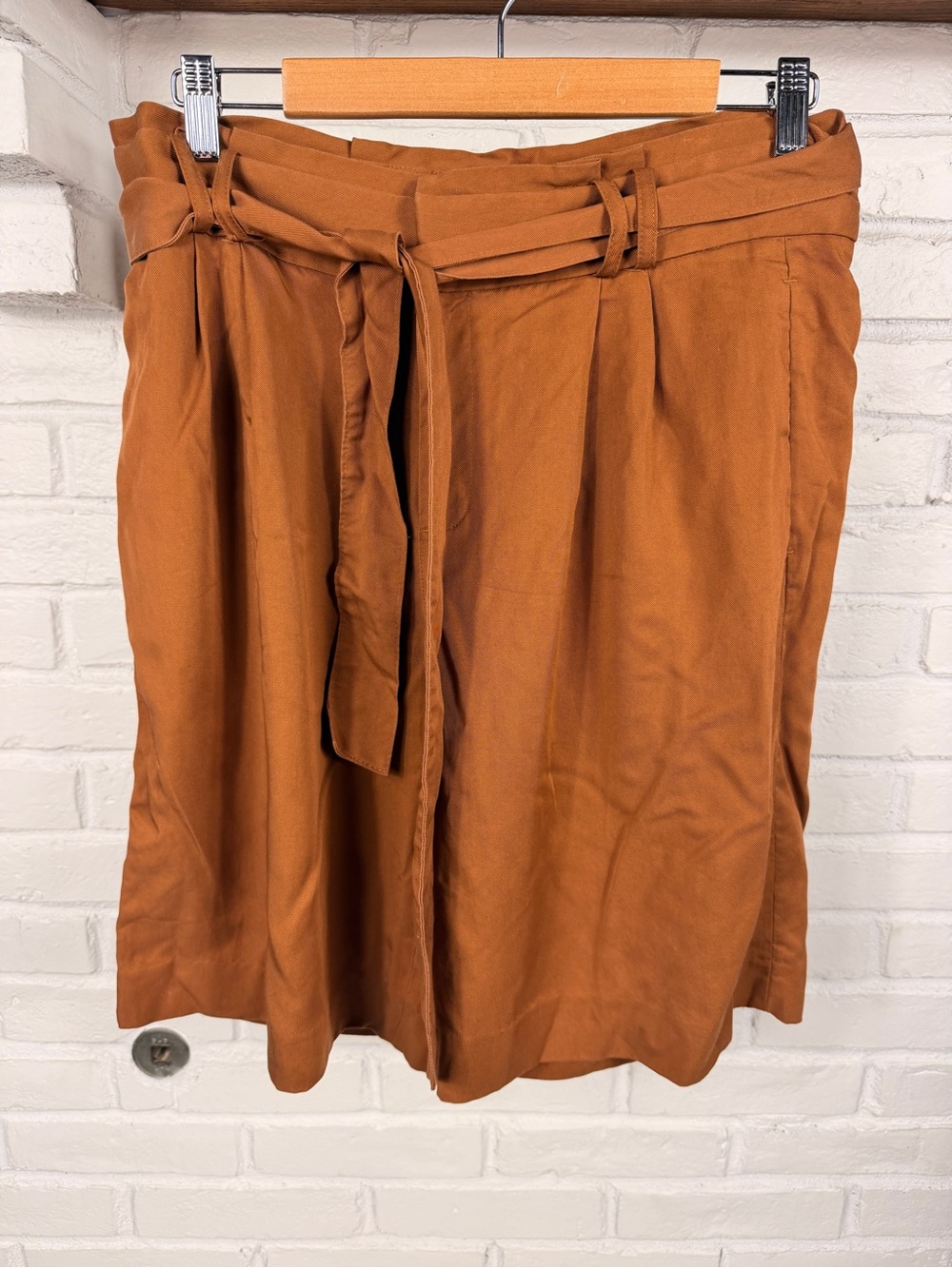 Banana Republic Paperbag Bermuda Shorts Womens 6 Copper Brown Tie Waist
